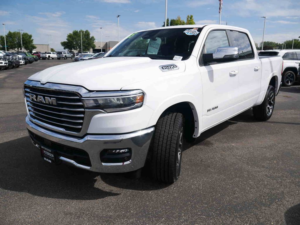 2025 Ram 1500 Laramie photo 3