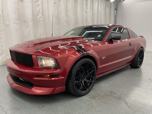 2005 Ford Mustang GT Deluxe photo 4