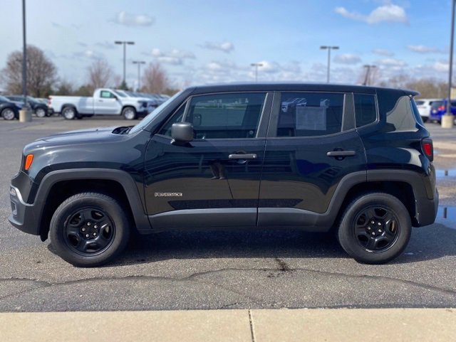 2017 Jeep Renegade Sport photo 4
