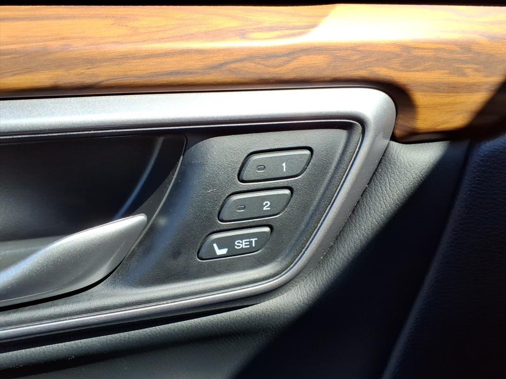 2020 Honda CR-V Touring photo 14