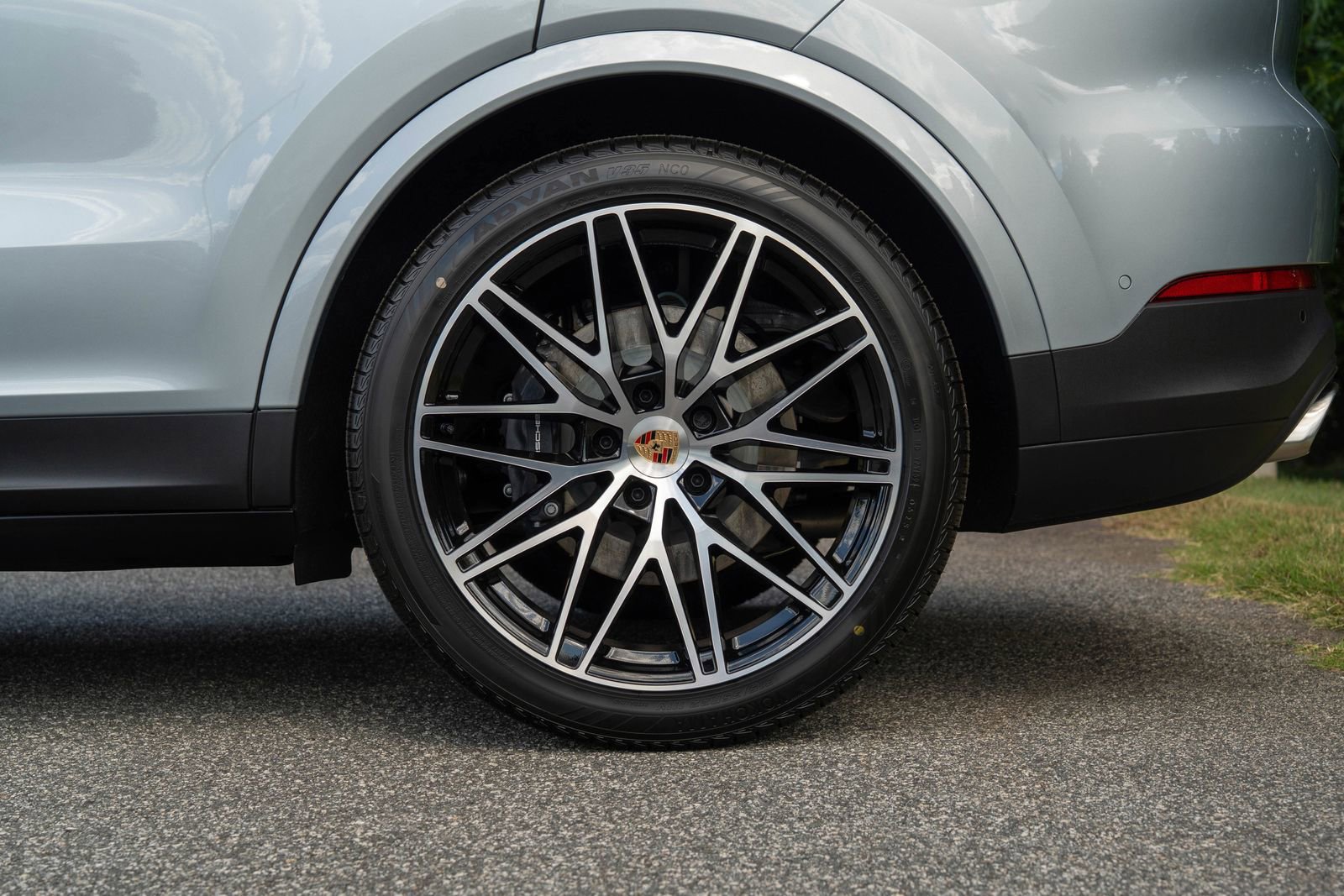 2026 Porsche Cayenne Base photo 12