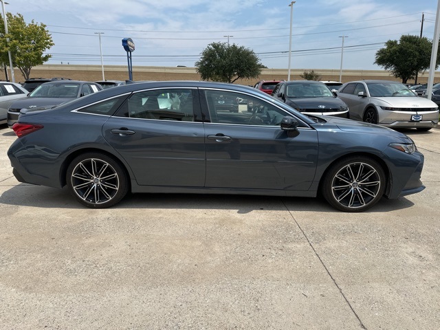 2019 Toyota Avalon Touring photo 5