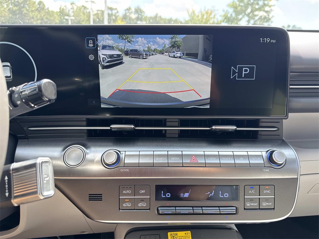 2026 Hyundai Kona SEL photo 9