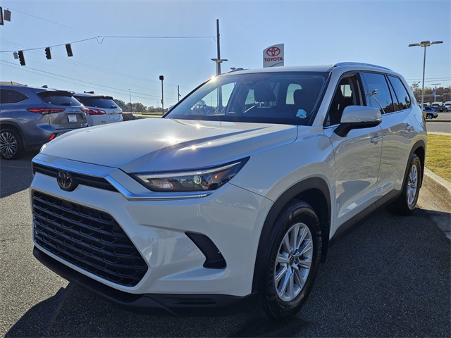 2024 Toyota Grand Highlander XLE photo 3