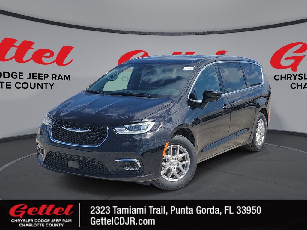 2026 Chrysler Pacifica Select's photo