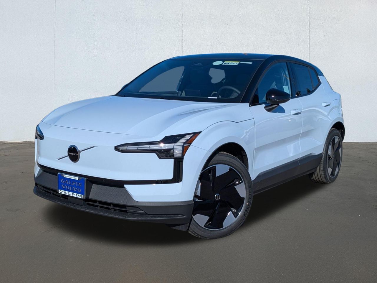 2026 Volvo EX30 Plus's photo