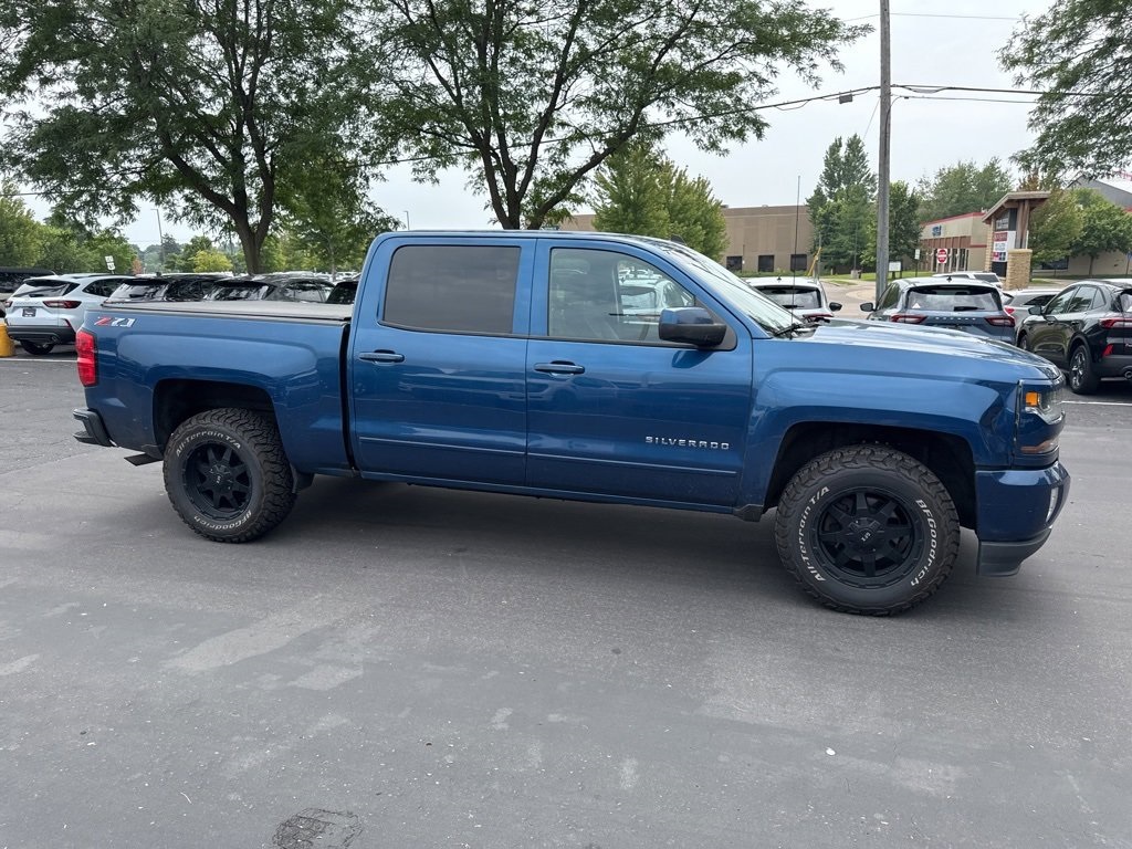 Used 2018 Chevrolet Silverado 1500 LT Z71 with VIN 3GCUKREC5JG298058 for sale in White Bear Lake, Minnesota