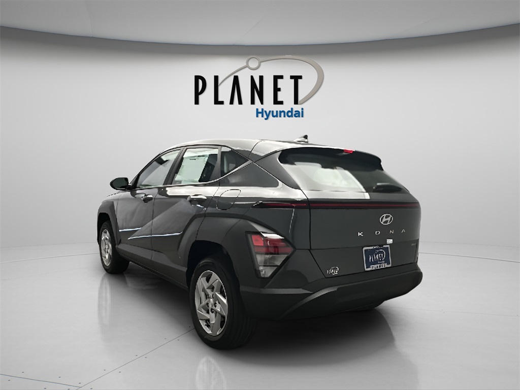 2026 Hyundai Kona SE photo 3