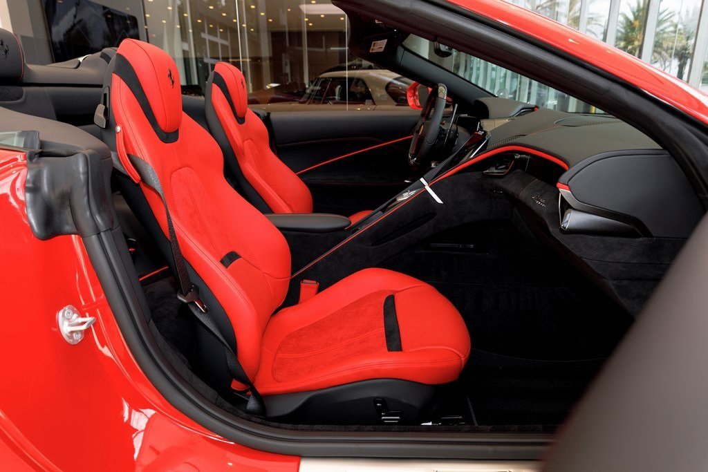 2025 Ferrari Roma Spider photo 30