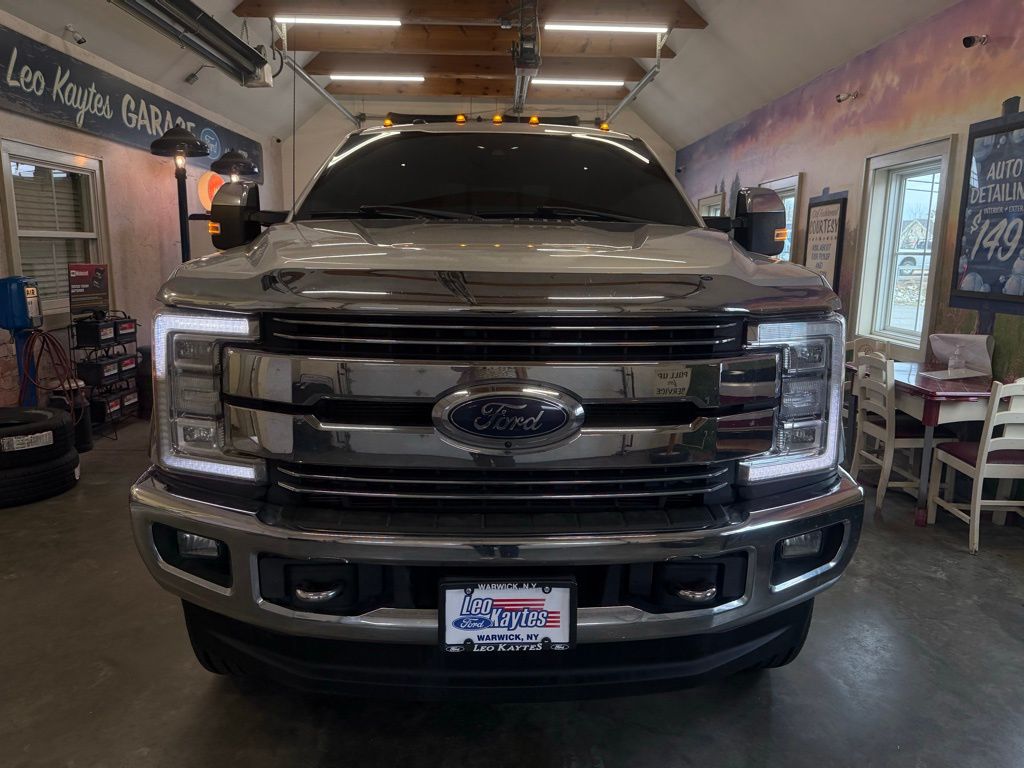 2018 Ford F-350 Lariat photo 3