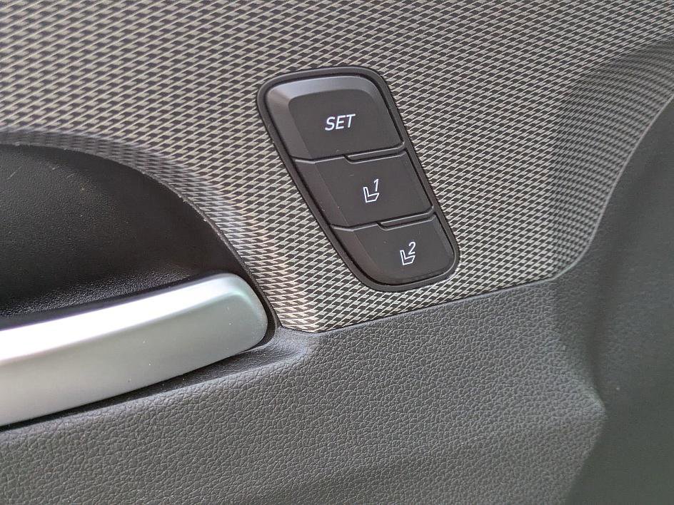 2020 Hyundai Santa Fe Limited photo 11