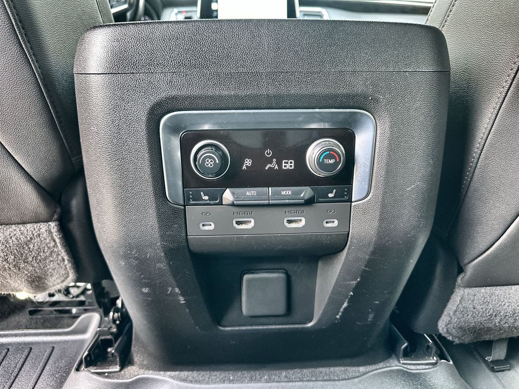 2022 Chevrolet Suburban Z71 photo 21