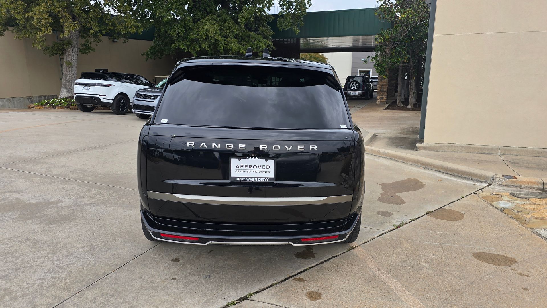 2025 Land Rover Range Rover SE photo 2