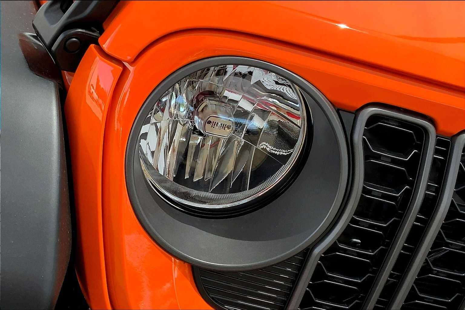 2025 Jeep Wrangler Sport S photo 13