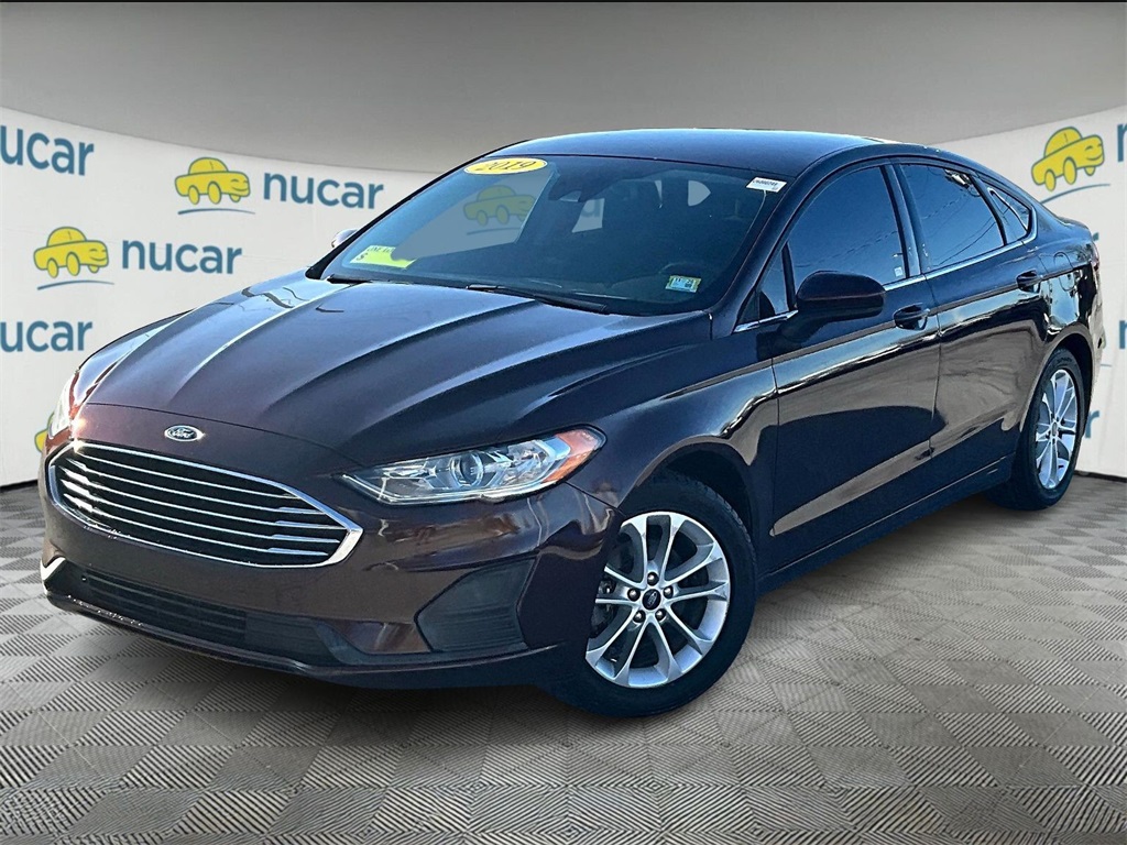 2019 Ford Fusion SE photo 2