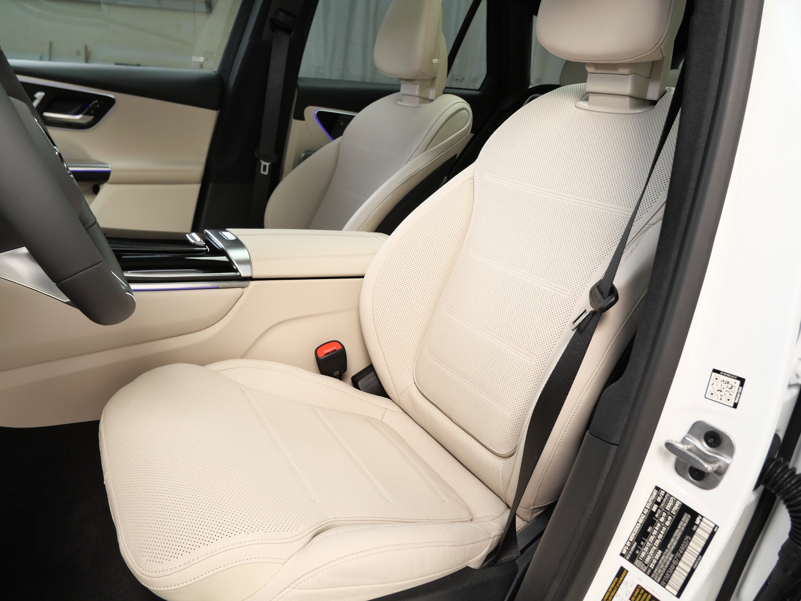 2026 Mercedes Benz GLC 300 4MATIC photo 2