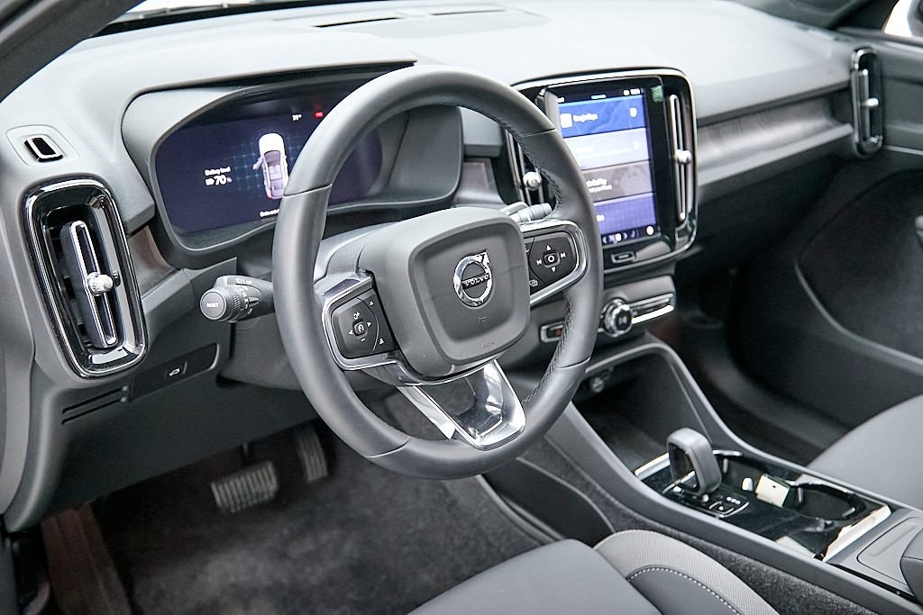 2023 VOLVO C40 - Image 12