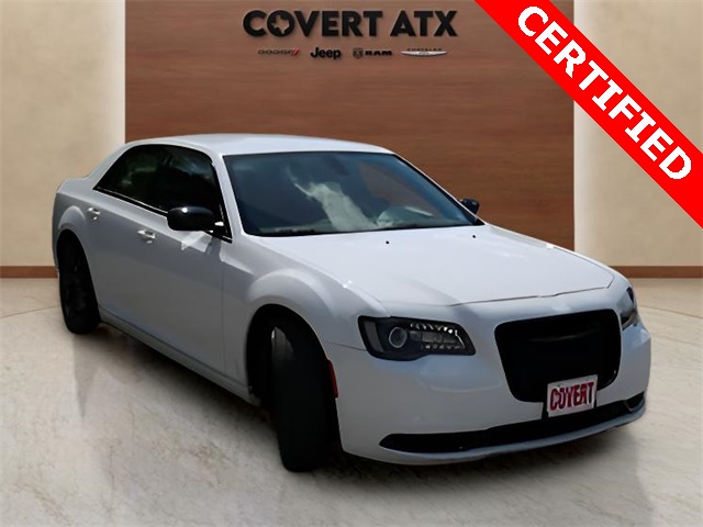 2023 Chrysler 300 Touring photo 6