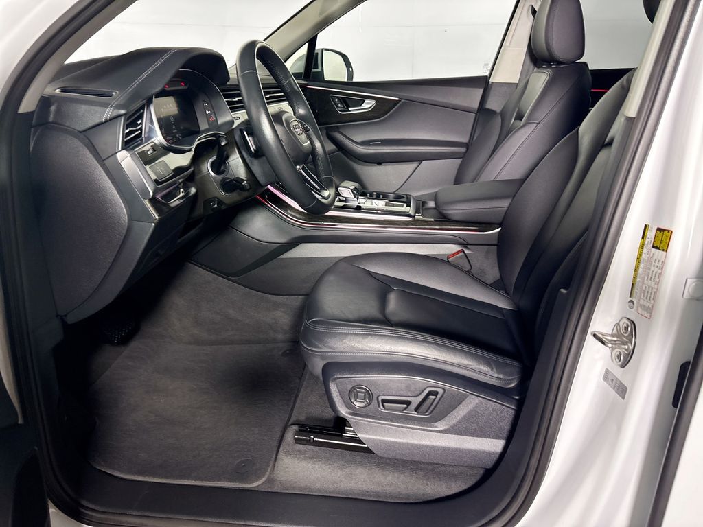 2024 Audi Q7 55 Premium Plus photo 11
