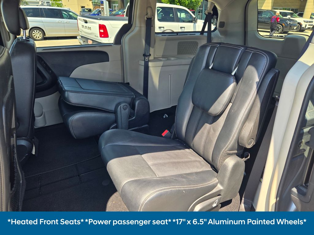 2013 Chrysler Town & Country photo 14