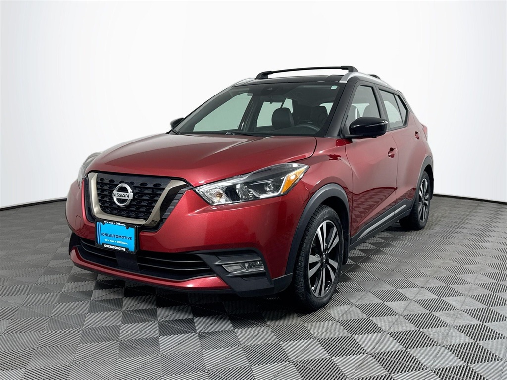 2020 Nissan Kicks SR's photo