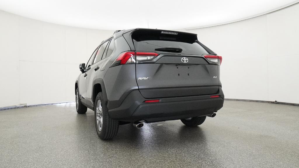 2025 Toyota RAV4 XLE photo 15