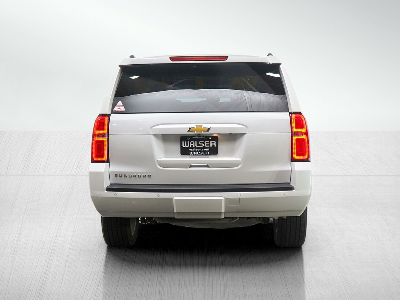 2017 Chevrolet Suburban LT photo 4