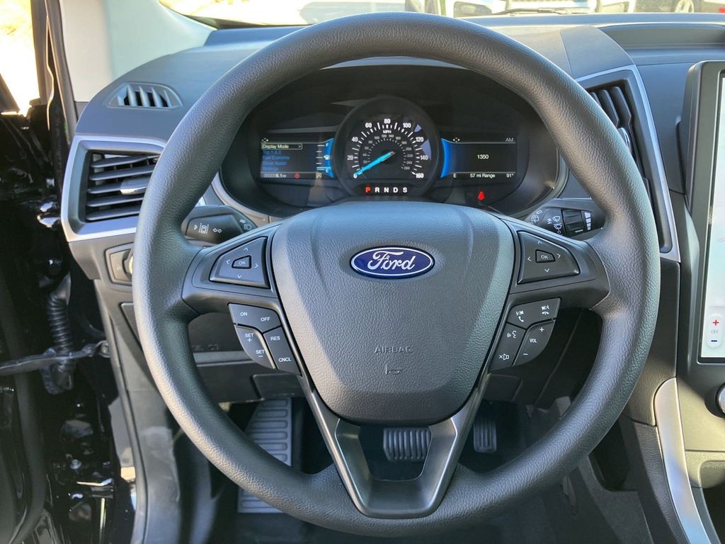 2024 Ford Edge SE photo 6