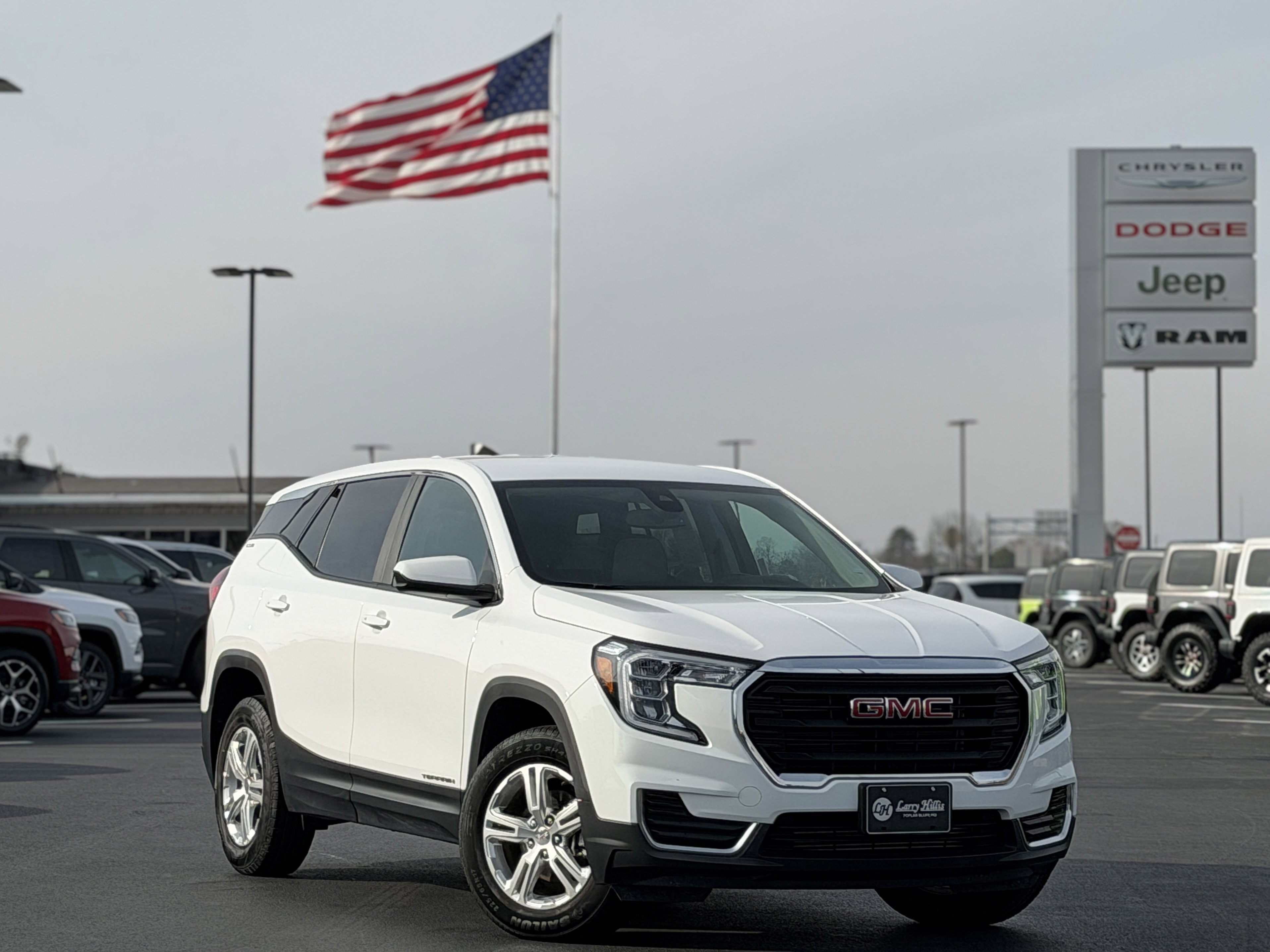 2024 GMC Terrain SLE's photo