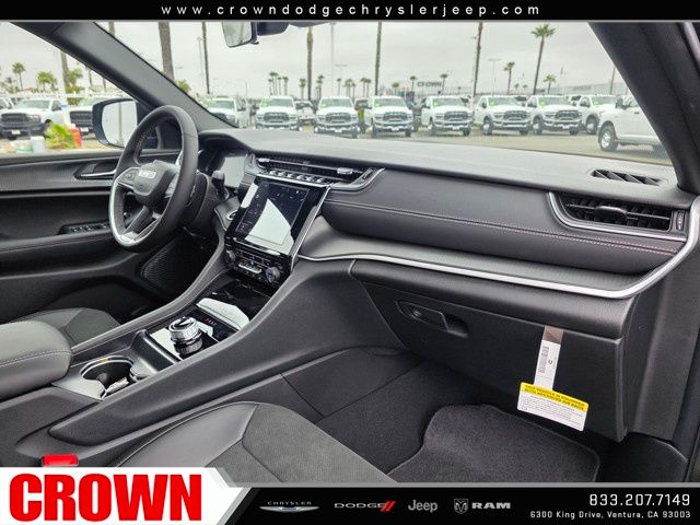 2025 Jeep Grand Cherokee Altitude X photo 4