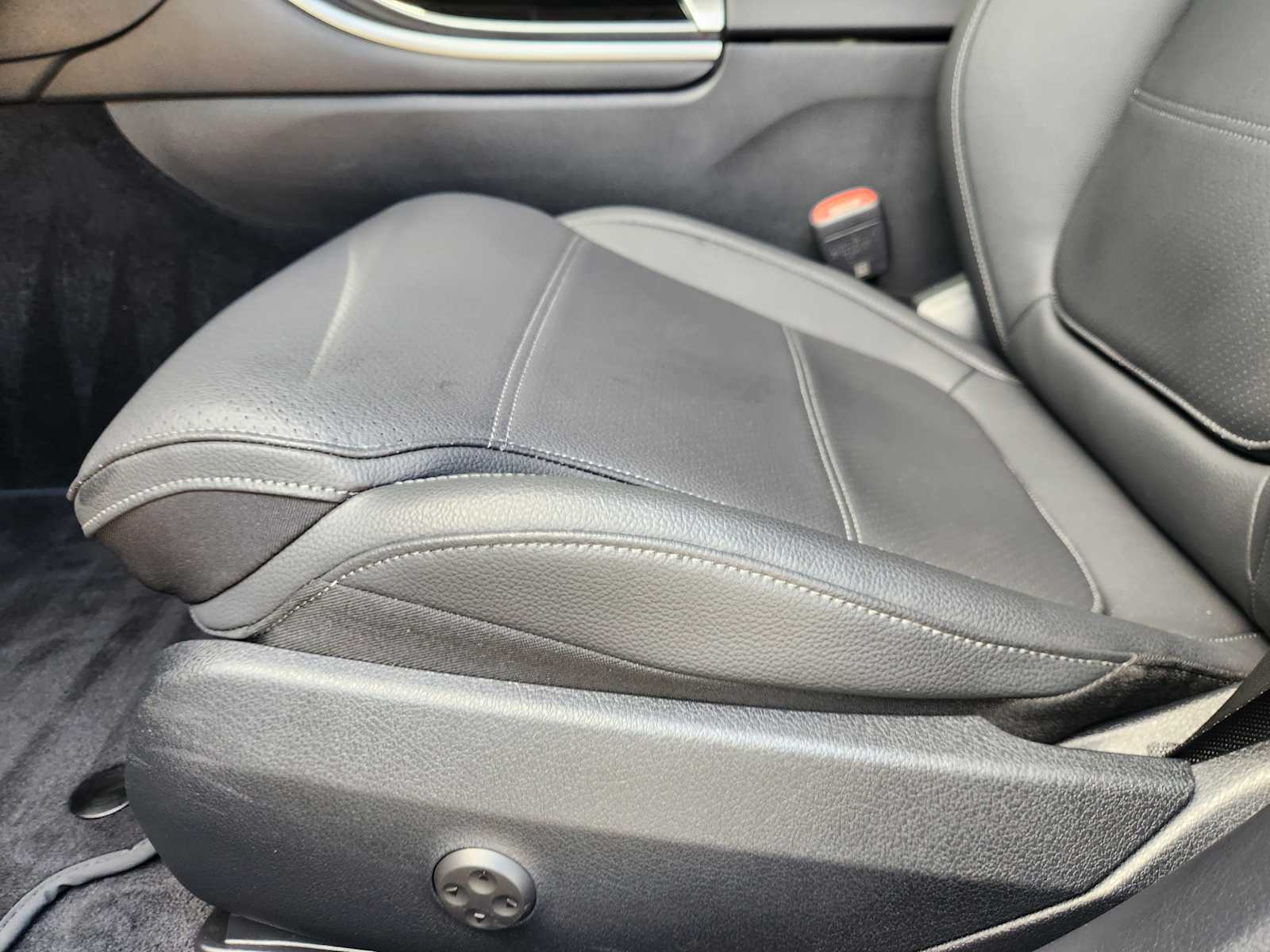 2025 Mercedes Benz C 300 photo 19