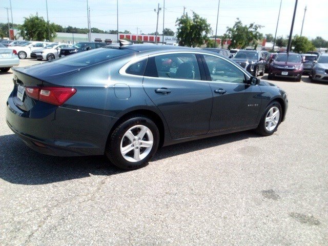 2020 Chevrolet Malibu LS photo 4