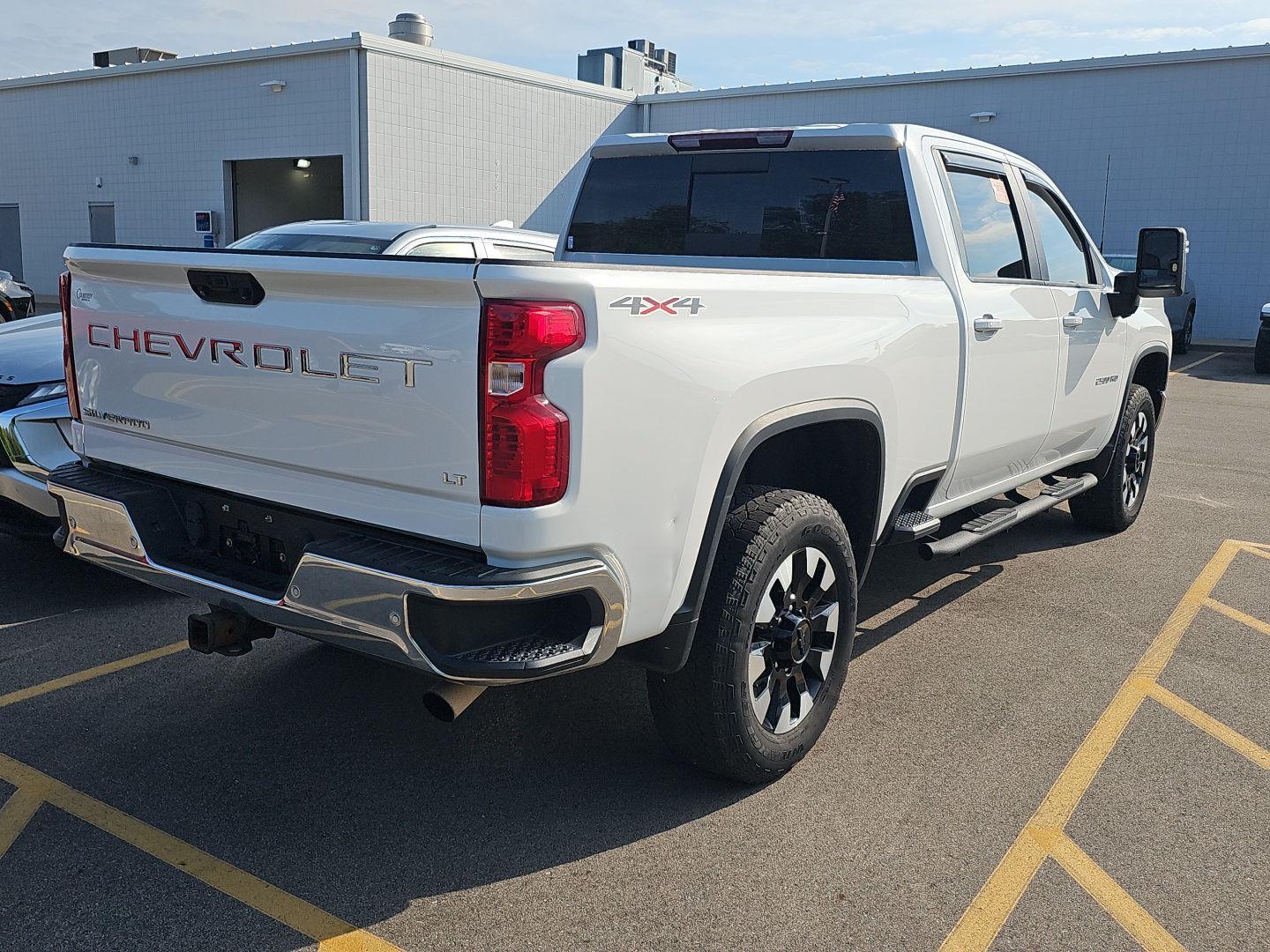 2020 Chevrolet Silverado 2500HD LT photo 3