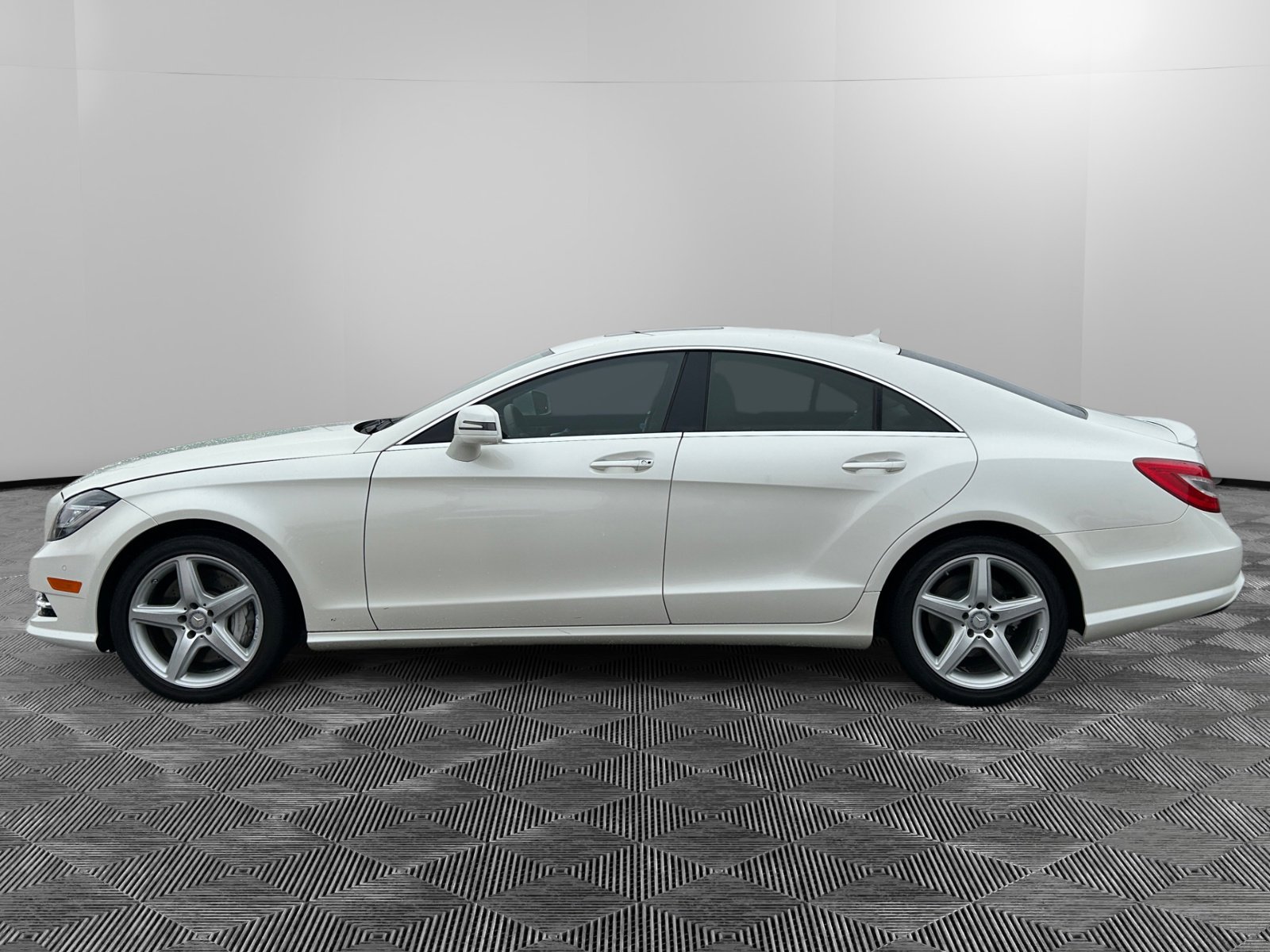 2013 Mercedes Benz CLS 550 4MATIC photo 2