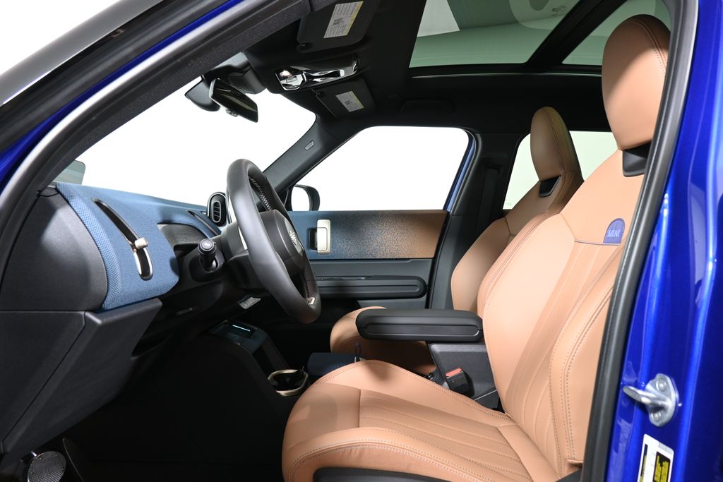 2025 Mini Countryman S ALL4 Iconic photo 2