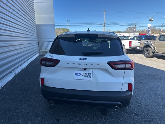 2025 Ford Escape ST-Line photo 4