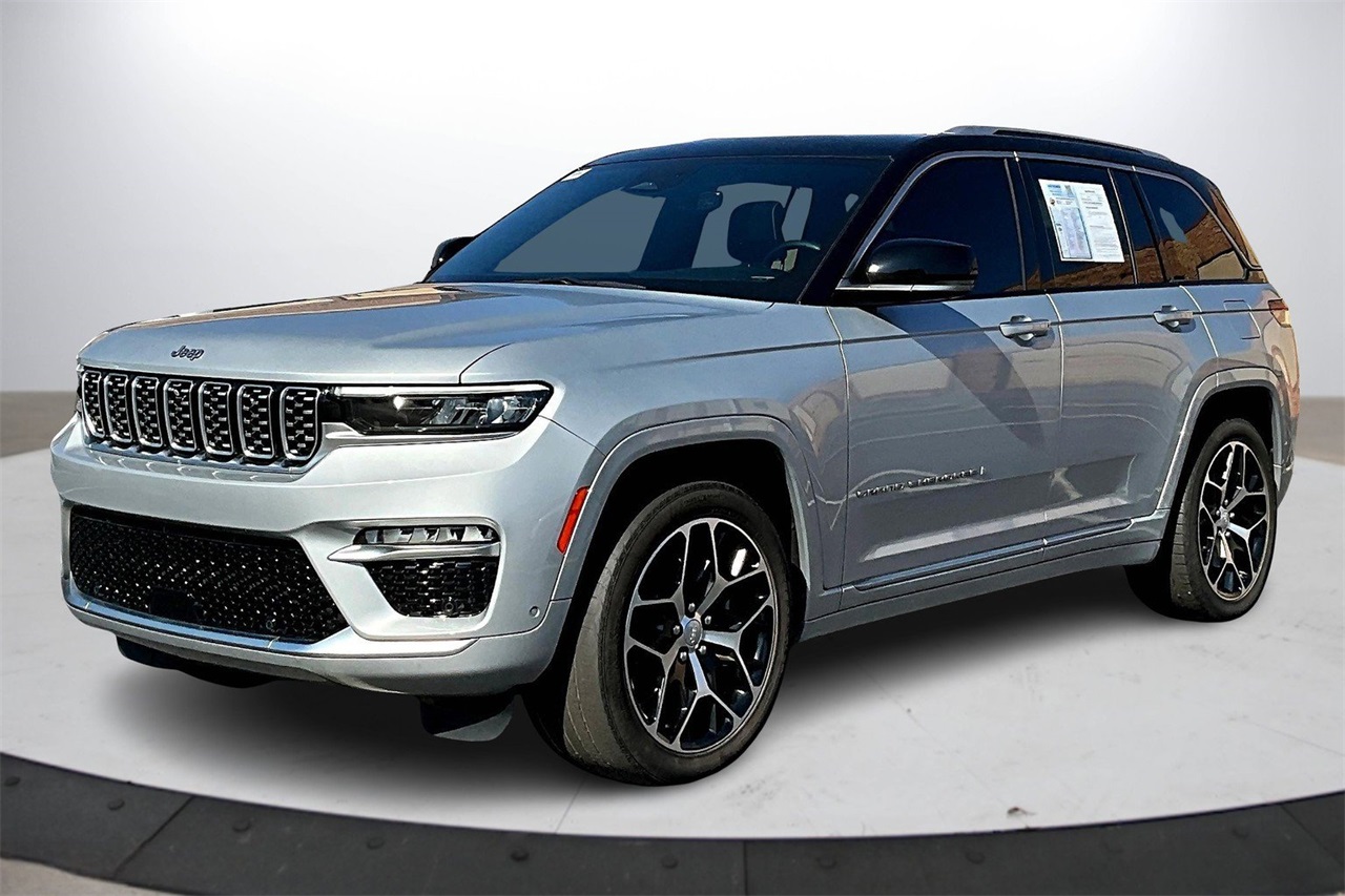 2022 Jeep Grand Cherokee Summit photo 4