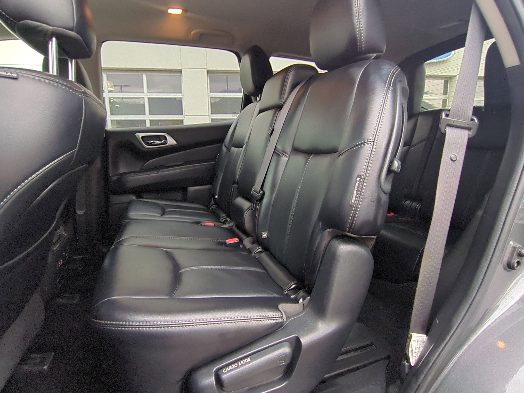 2019 Nissan Pathfinder SL photo 28