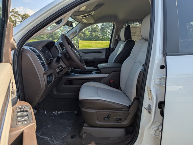 2025 Ram 3500 Laramie photo 14