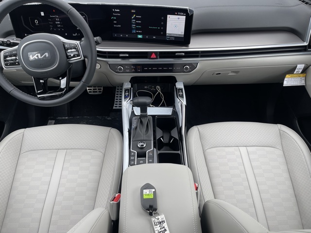 2025 Kia Sorento SX photo 9