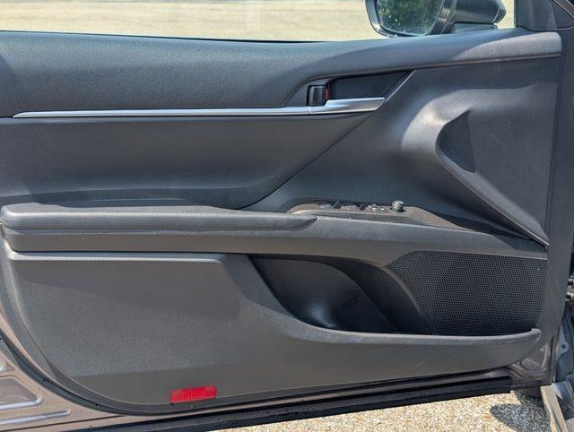 2023 Toyota Camry SE photo 10