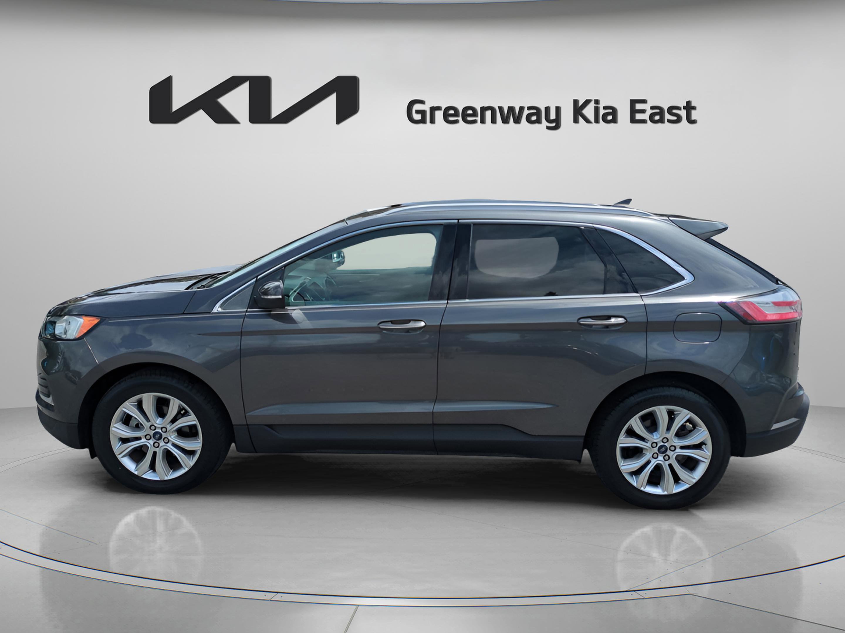 2020 Ford Edge Titanium photo 5