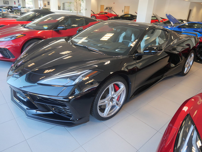 2020 Chevrolet Corvette Stingray 2LT photo 2