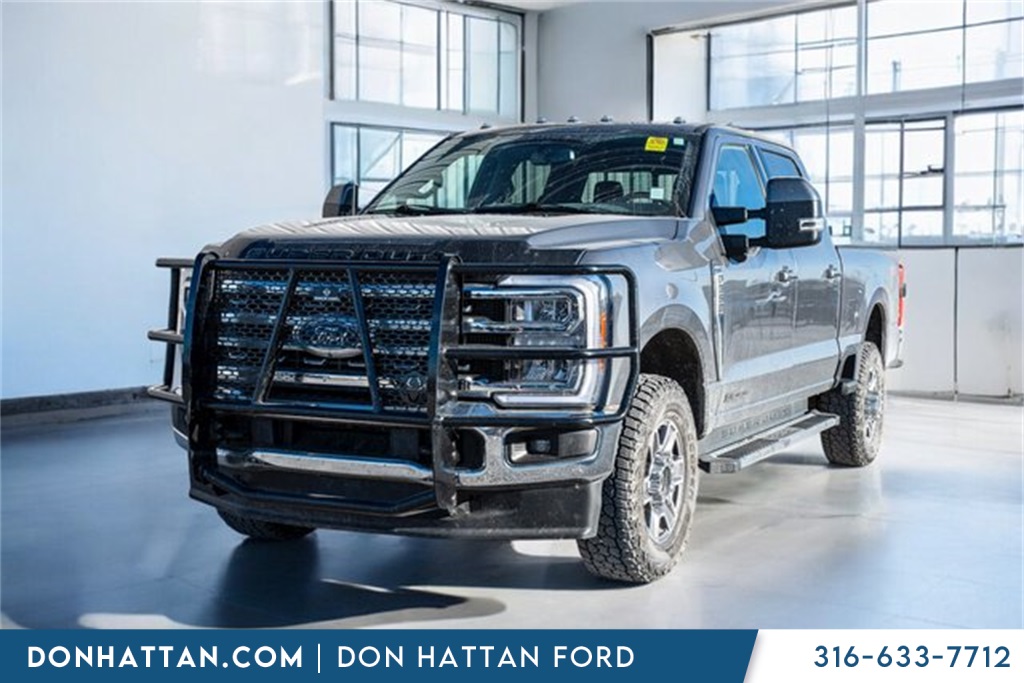 2023 Ford F-350 Super Duty Lariat's photo