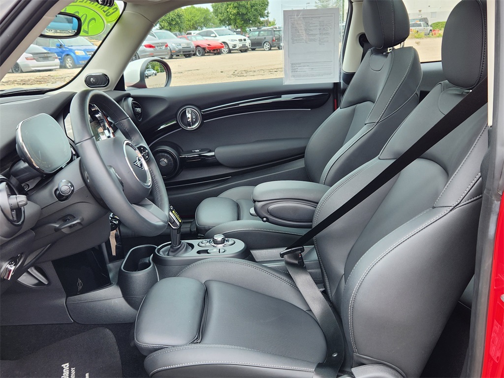 2024 Mini Cooper 2 Door Hardtop SE photo 8