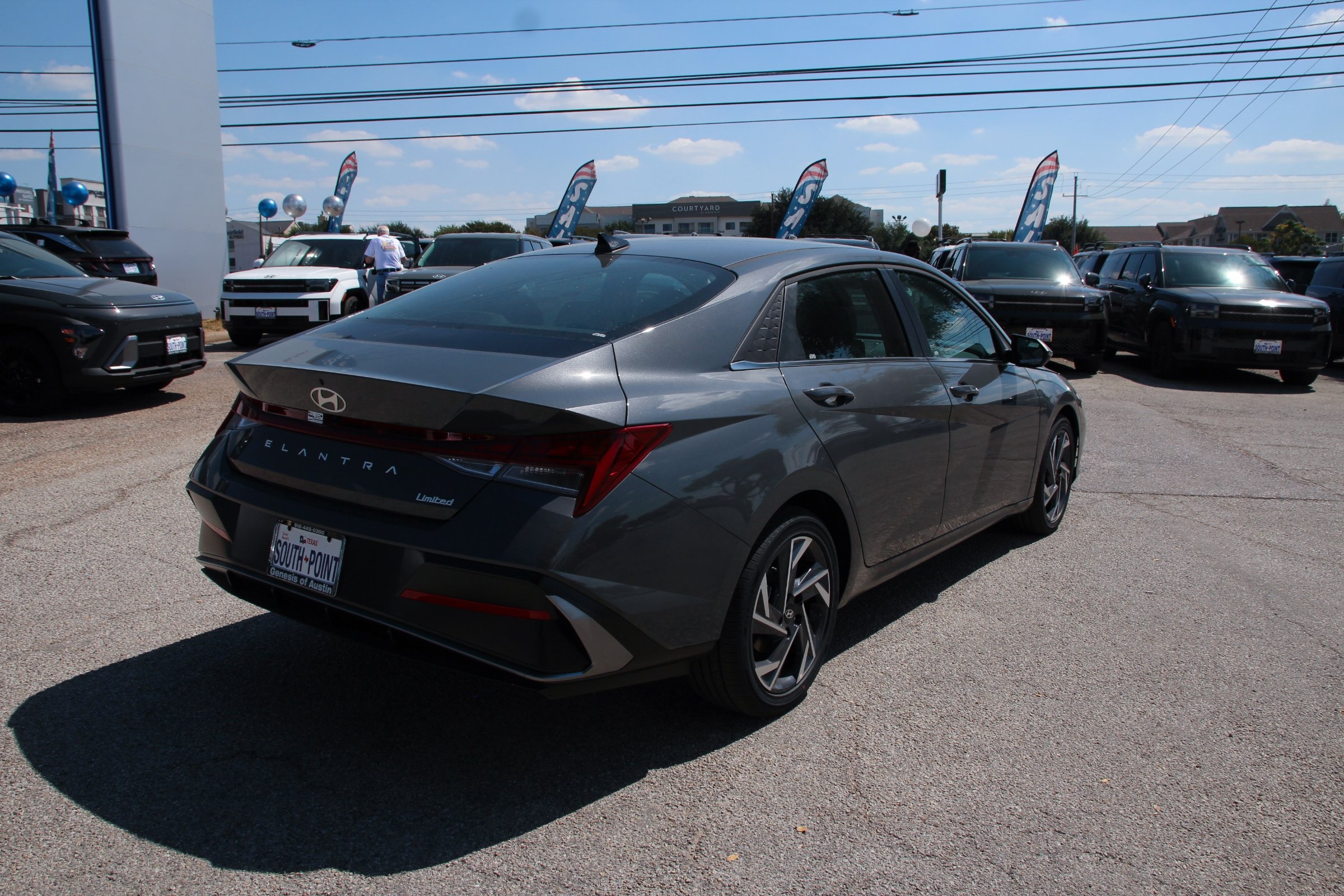 2025 Hyundai Elantra Limited photo 4