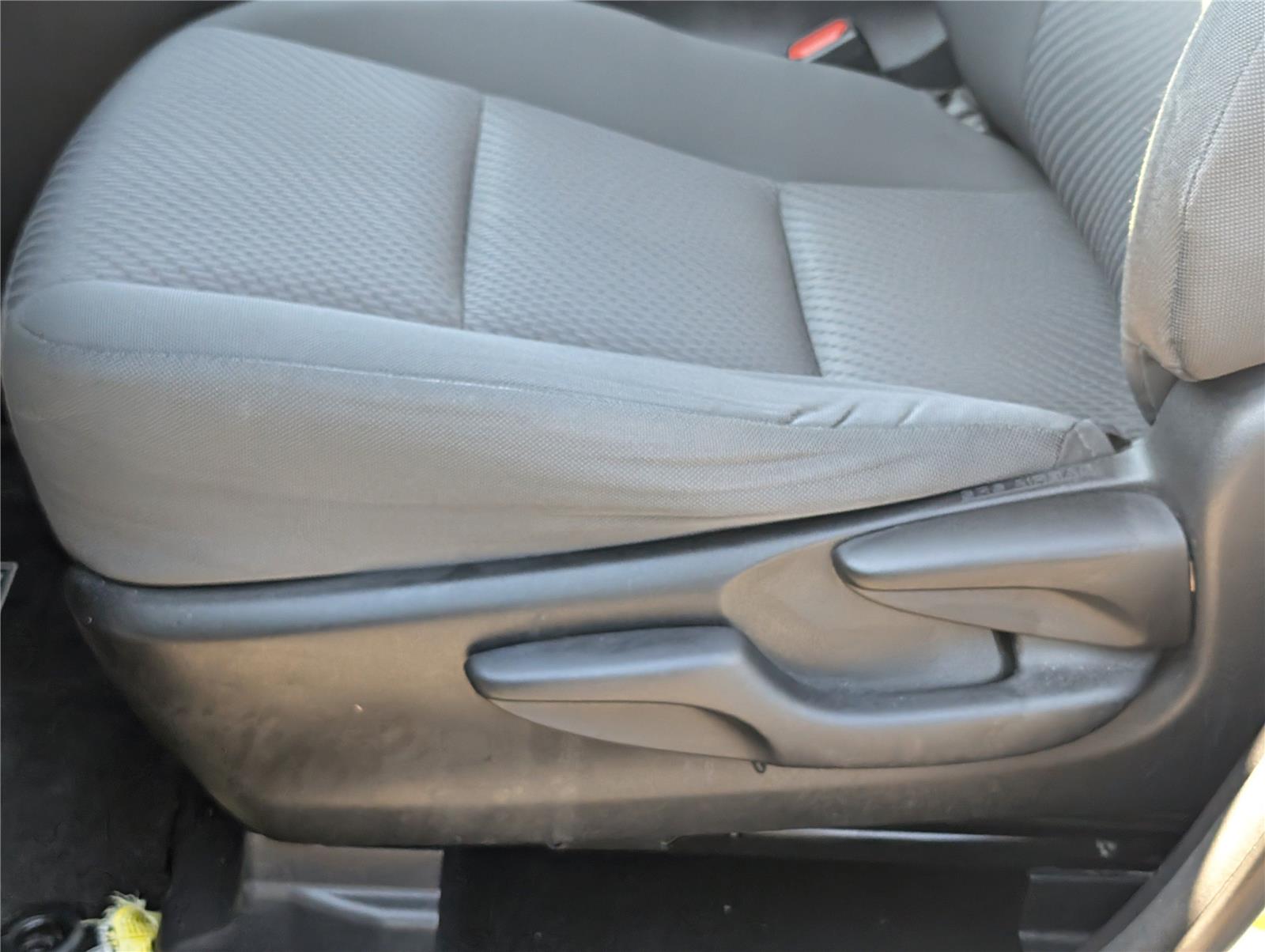2018 Toyota Highlander LE photo 10