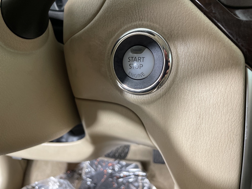 2014 Nissan Pathfinder SL photo 19