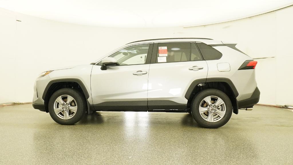 2025 Toyota RAV4 XLE photo 10
