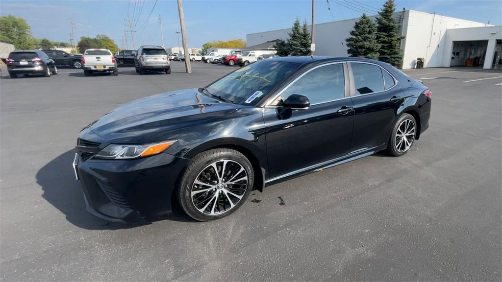 2018 Toyota Camry SE XLE photo 4